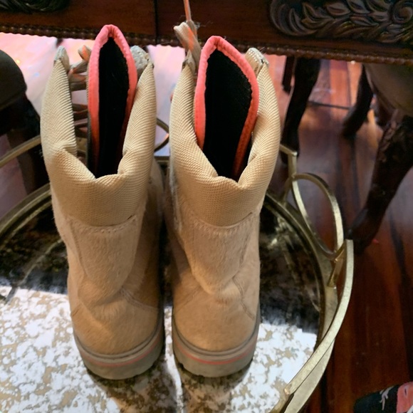 🤩RARE!!DKNY CALF HAIR combat boots stunning!! - Picture 3 of 8